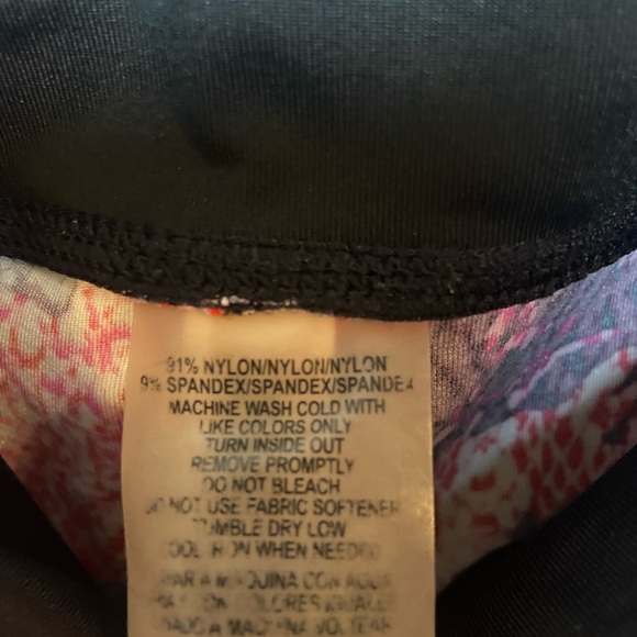 Vibrant Pink and Black Calvin Klein women’s Leggings - Picture 6 of 6